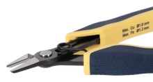 Load image into Gallery viewer, 6152 Lindstrom Flush Edge Shear Cutter with Tapered Head